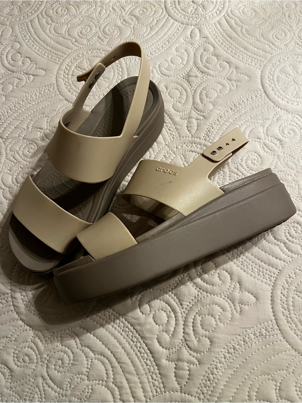 Like NEW Crocs - Picture 2 of 3